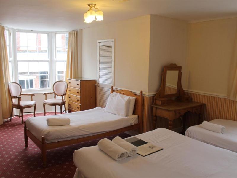 Superior Quadruple Room image 1