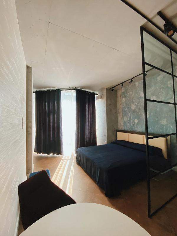 One-Bedroom Apartment image 2