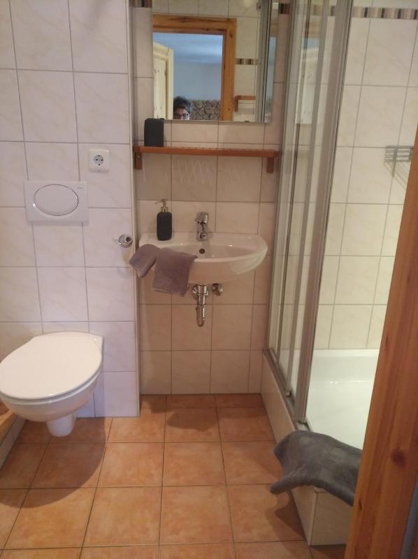 Single Room with Shower image 2