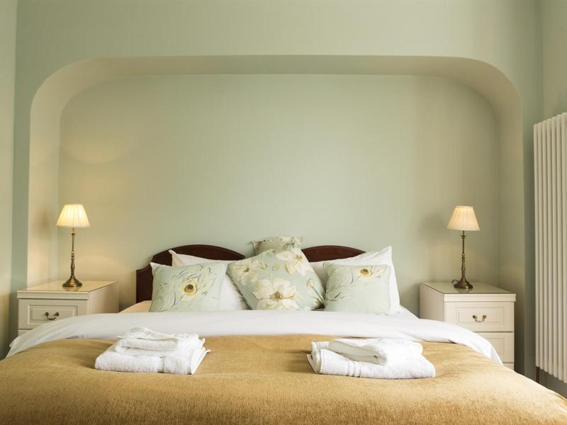 Superior Twin Room with Sea View image 2
