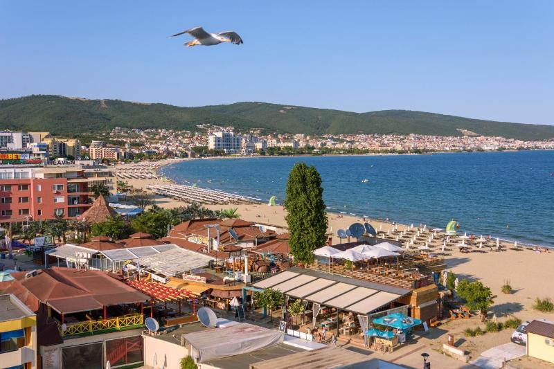 Hotel Glarus Beach& Aqua Park - image 10