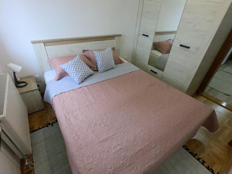 One-Bedroom Apartment image 4