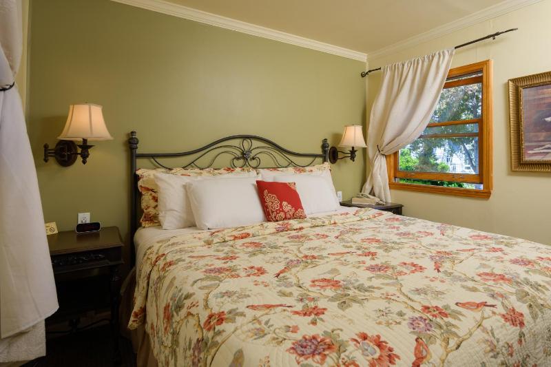 Marina Motel - image 15