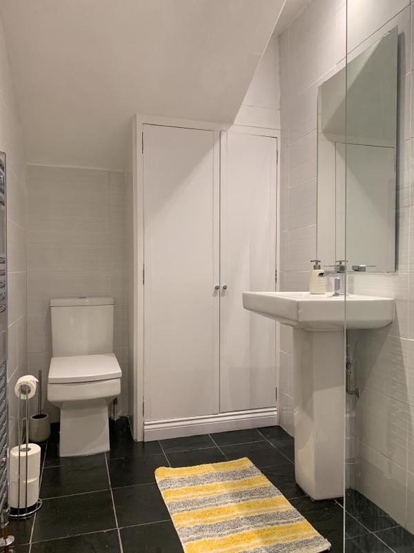 5a Bank Street - image 16