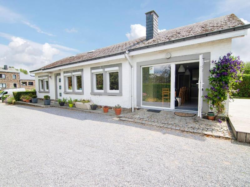 Three-Bedroom Holiday Home  image 1