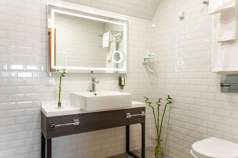 Superior King Room - Non-Smoking image 1