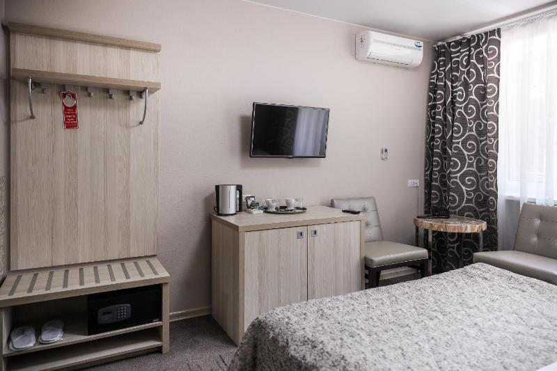 Standard Double Room image 2