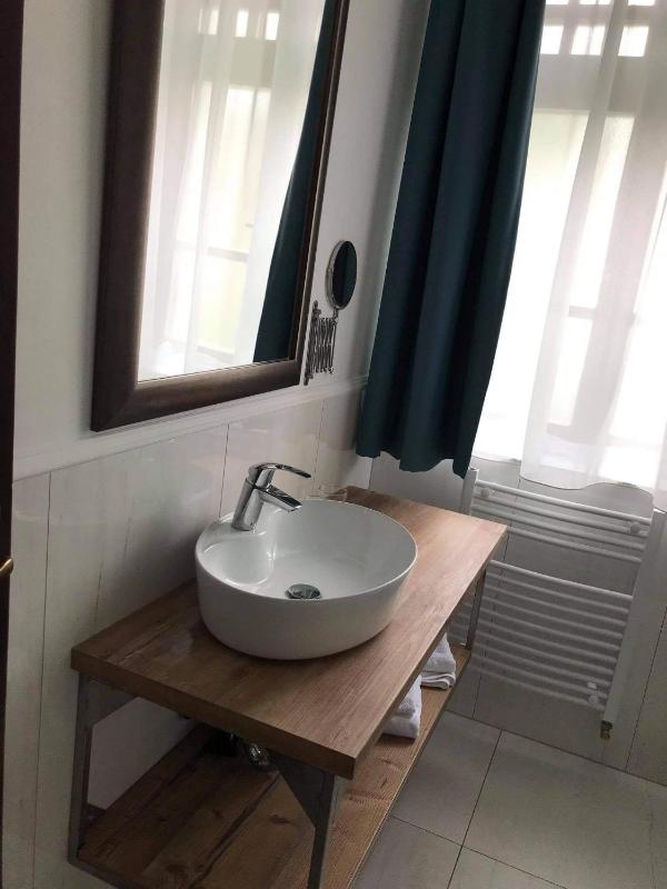 Triple Room with Bathroom image 3