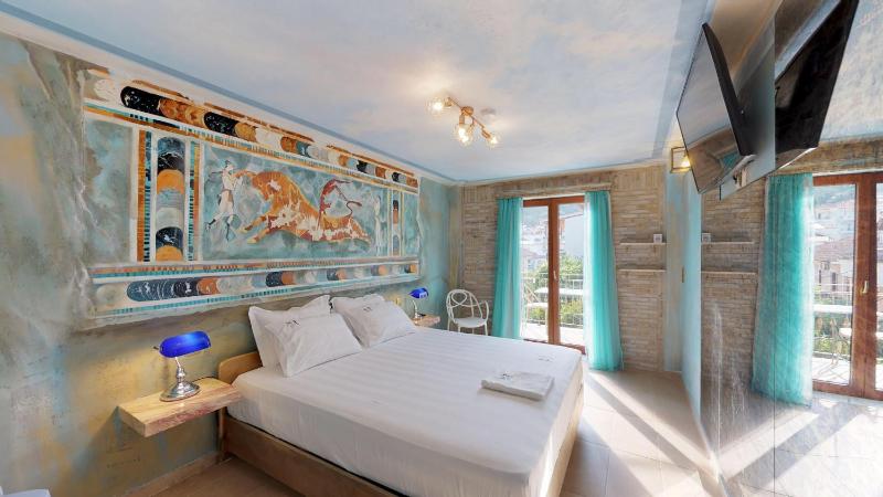 Suite with Pool View image 2