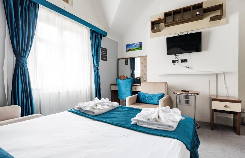 Comfort Triple Room image 2