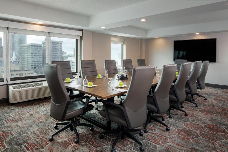 Crowne Plaza Memphis Downtown By IHG - image 11