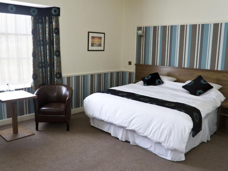 Superior Triple Room image 1