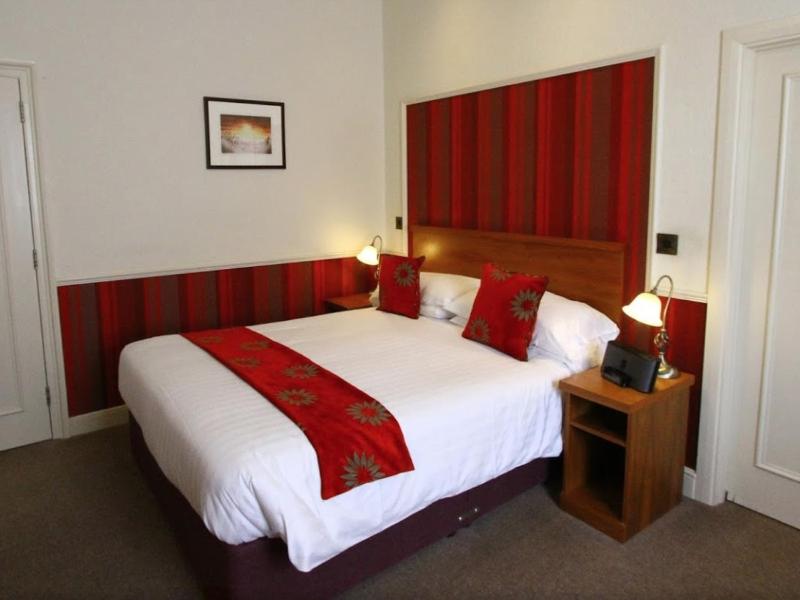 Double Room with Private Bathroom image 4