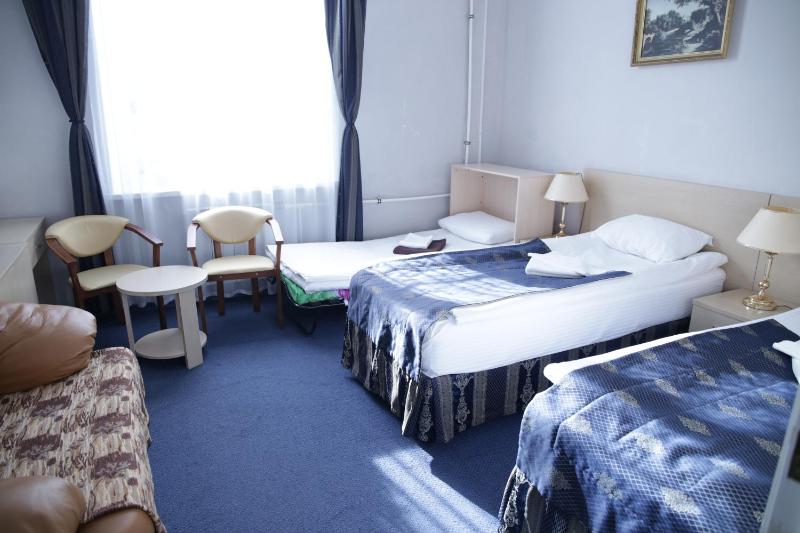 Superior Twin Room with City View image 2