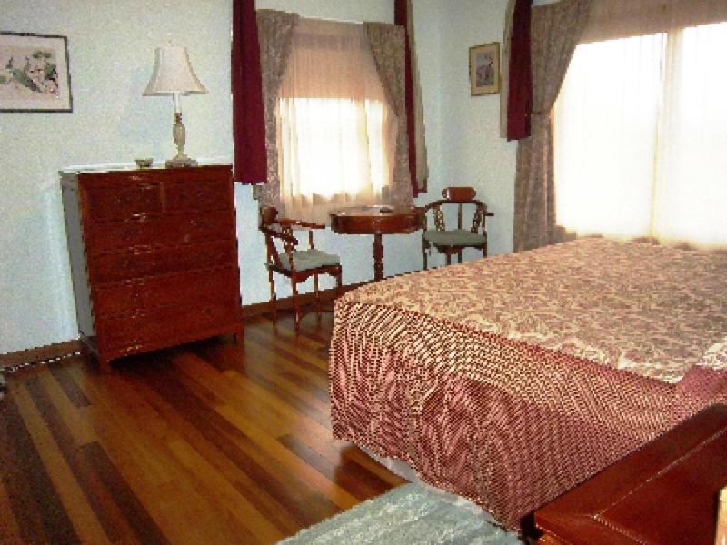 One-Bedroom Apartment image 2