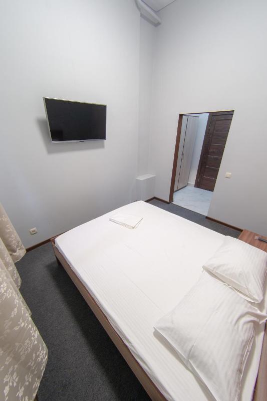 Double Room with Private Bathroom image 1