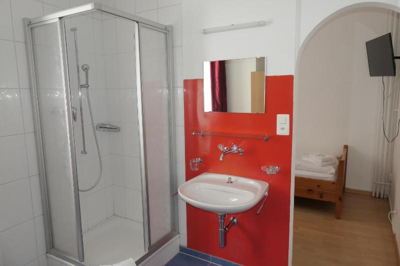 Single Room with Shower image 2