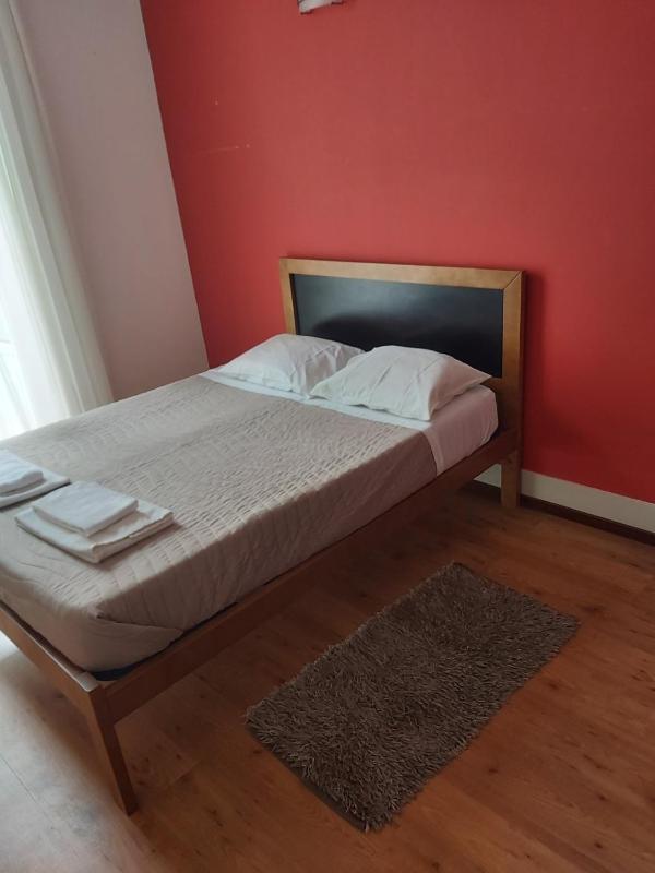 Double Room with Shared Bathroom image 2