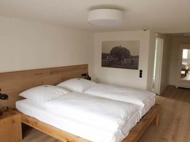 Standard Double Room image 3