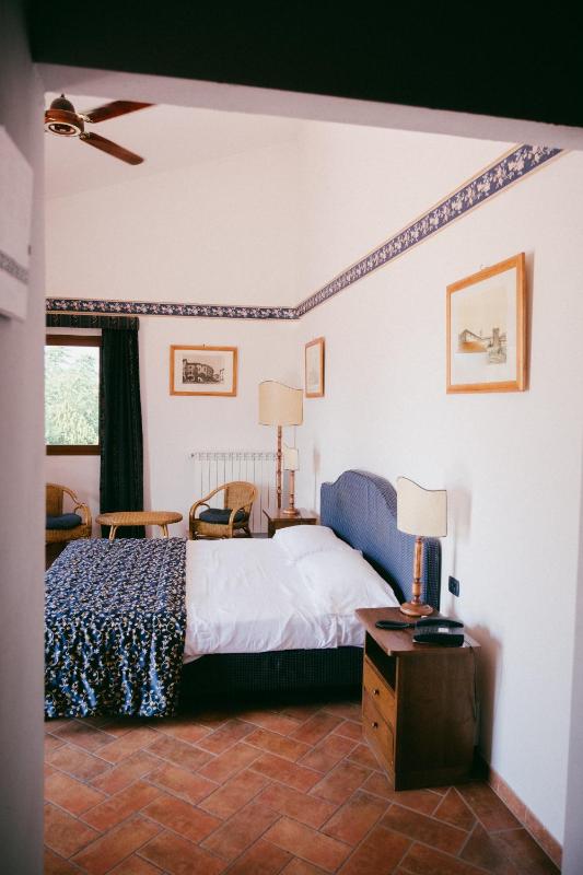 Double Room image 2