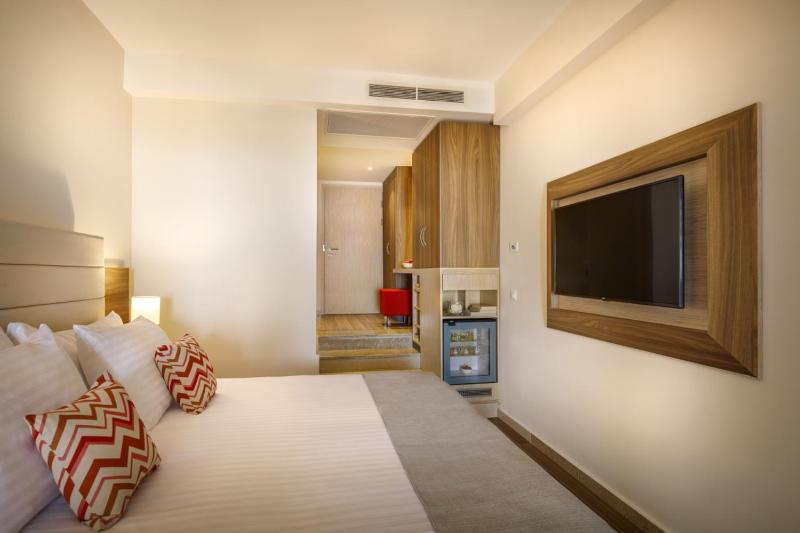 Room for 2+2 Seaview - Family image 3