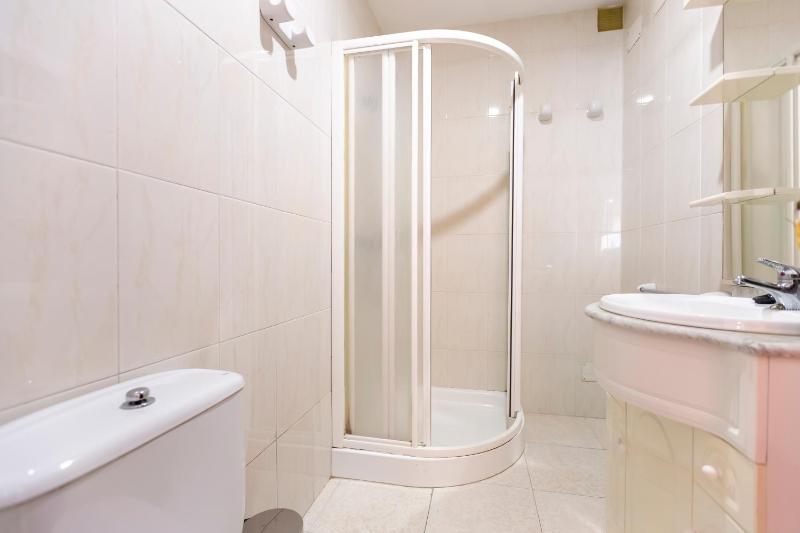 Double or Twin Room image 4