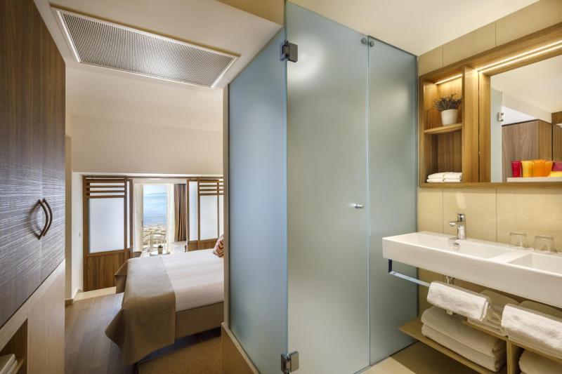 Room for 2+2 Seaview - Family image 2