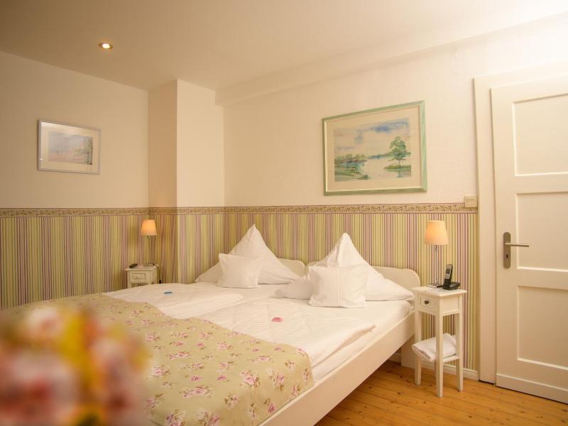 Double Room with Private Bathroom image 2
