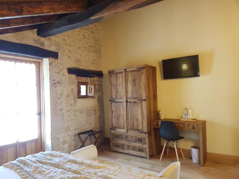 Double Room with Private Bathroom image 3