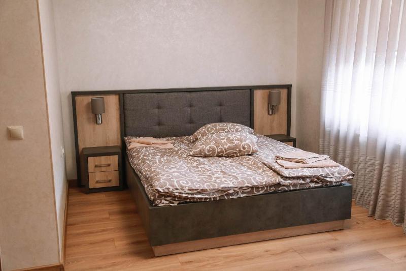Large Single Room image 2