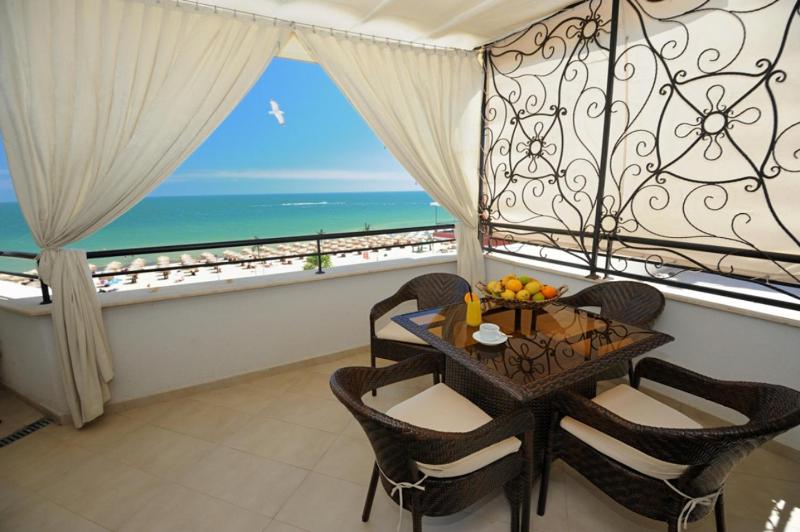 Heaven Lux Apartments - image 1