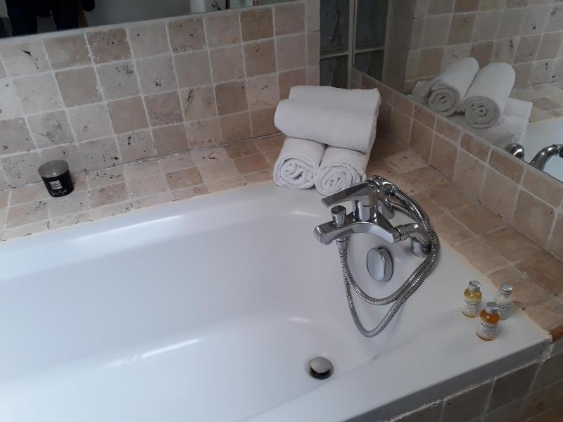 Double Room with Private Bathroom image 4
