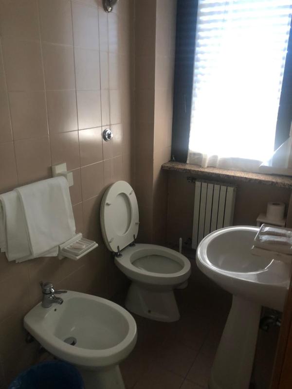 Double or Twin Room image 3