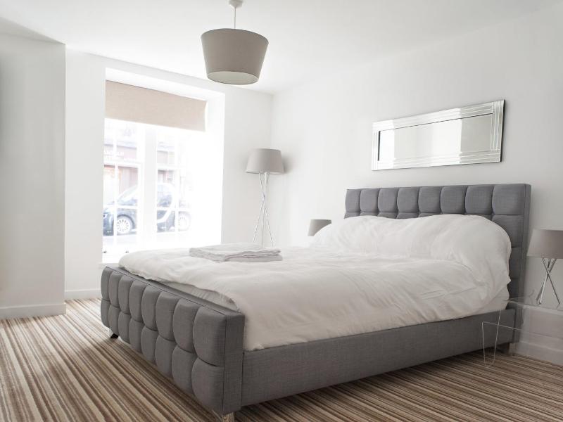 Superior Apartment image 3