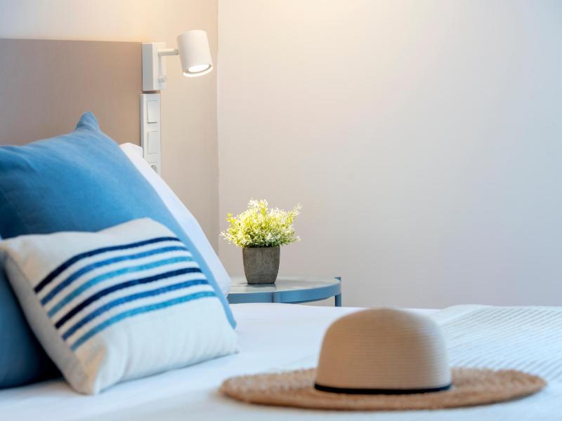 Double or Twin Room image 4