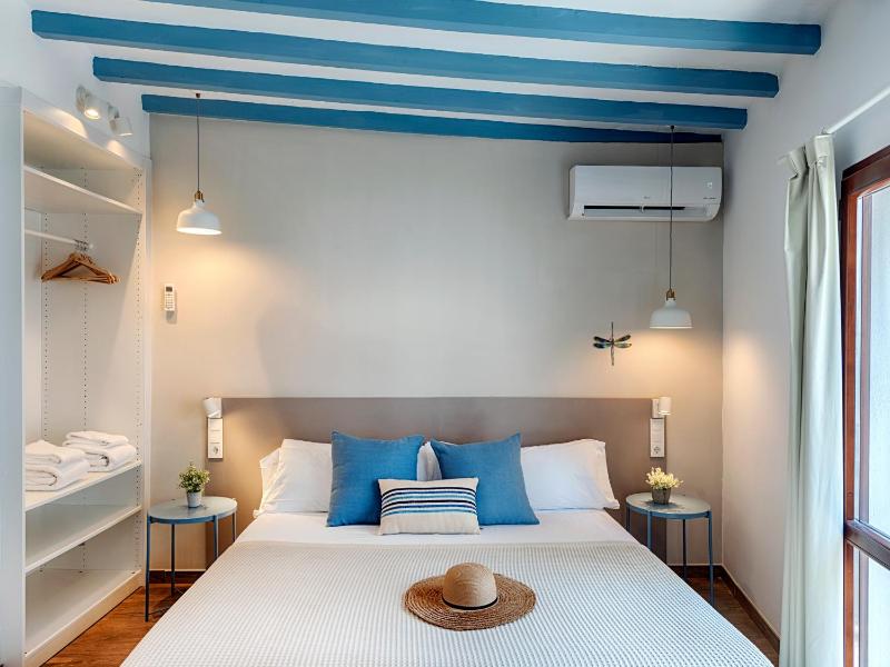 Double or Twin Room image 3