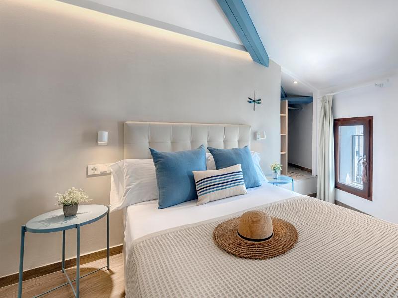 Double Room image 2