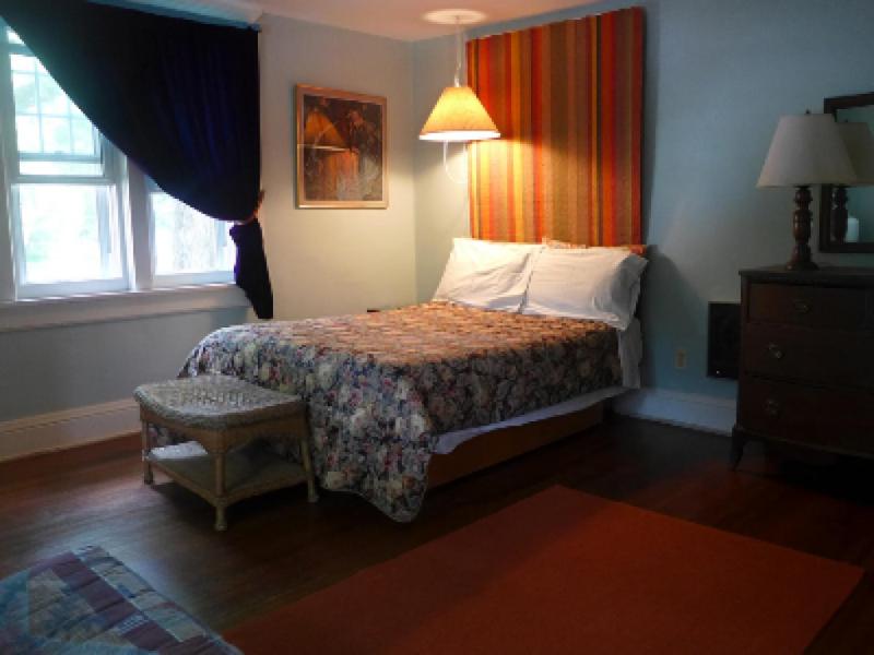 Queen Room with Garden View image 4