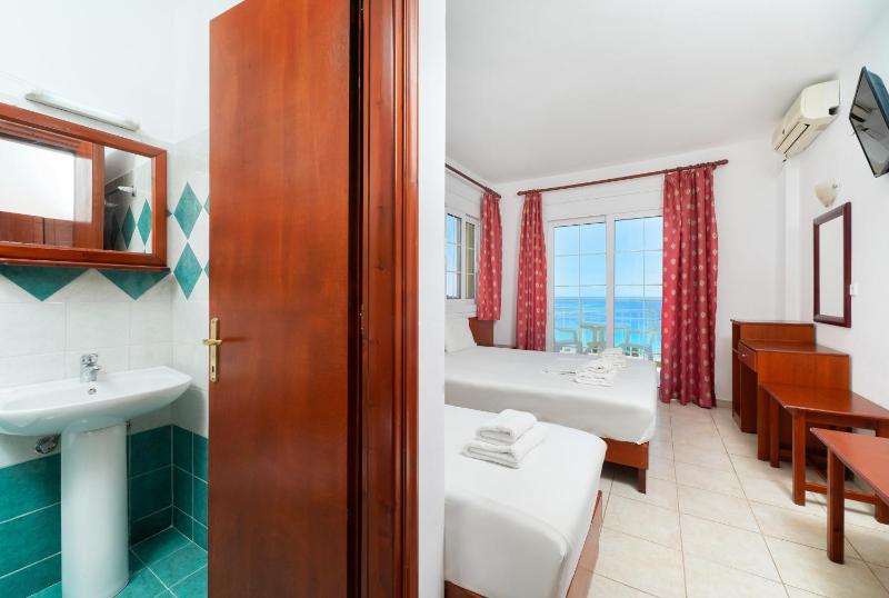 Triple Studio with Sea View image 3