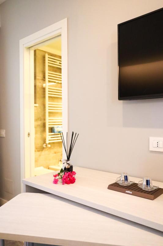 J Luxury Home - image 13