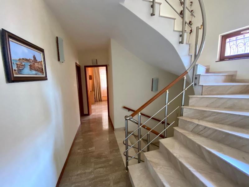 One-Bedroom Suite with Sea View (3 Adults) image 2