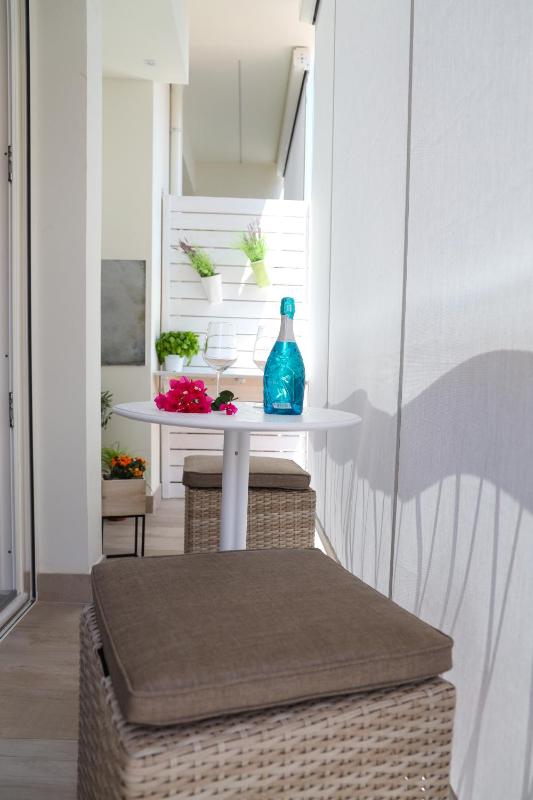 J Luxury Home - image 37