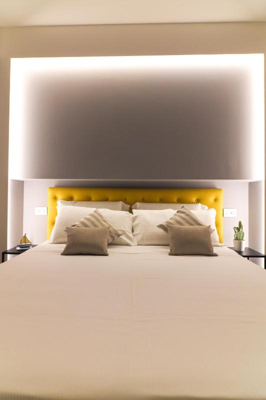 J Luxury Home - image 35