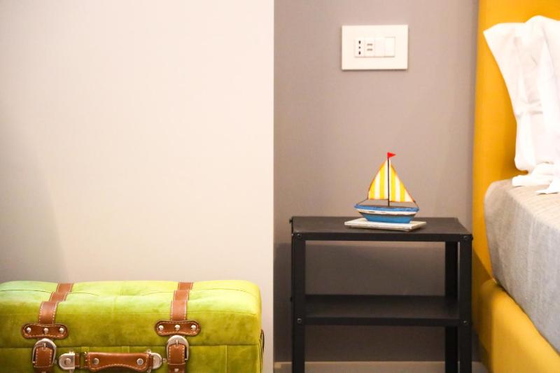 J Luxury Home - image 46