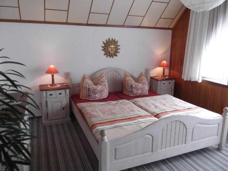 Double Room image 4