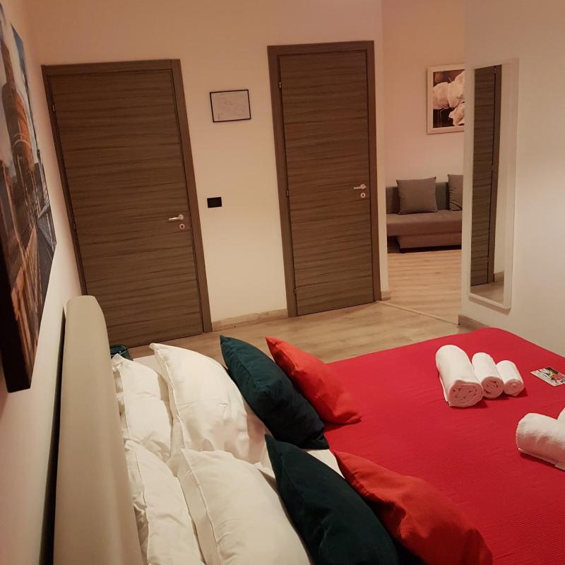 King Room with Balcony image 2