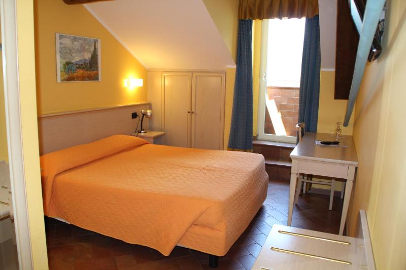 Economy Double or Twin Room image 3
