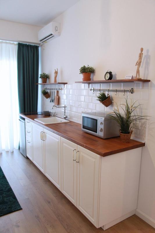 Bohemian Central Flat - image 3