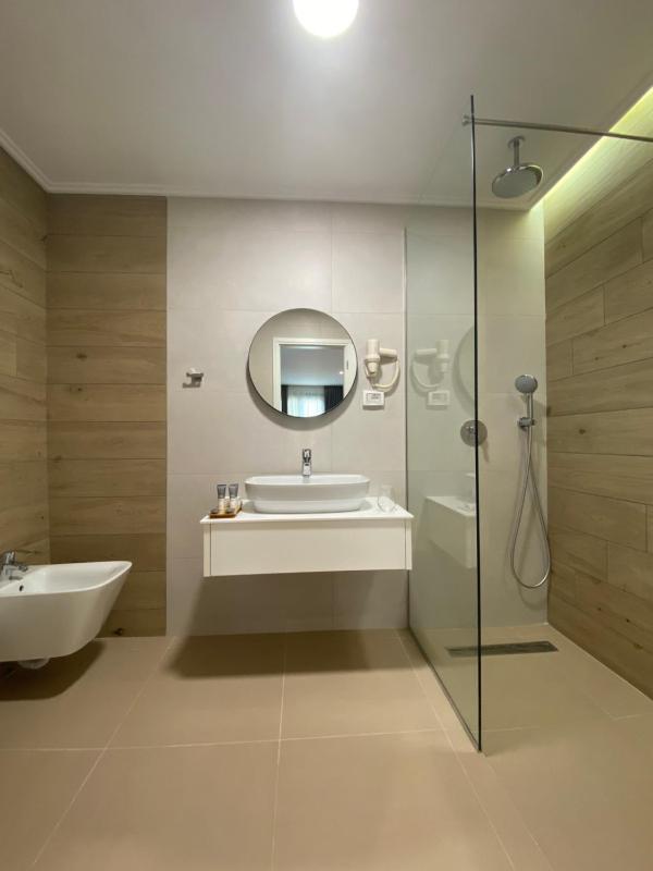 Deluxe Family Suite image 4