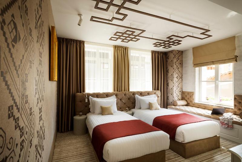 Suite with King Bed and Sofa Bed - Non-Smoking image 3